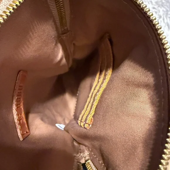 HOBO-Genuine Leather Nila Crossbody - Picture 5 of 7